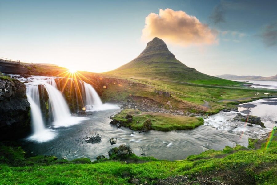 Reykjavik: Snæfellsnes Day Trip with Vatnshellir Lava Cave - Getting from Reykjavik to Snæfellsnes: bus comfort, not a long slog