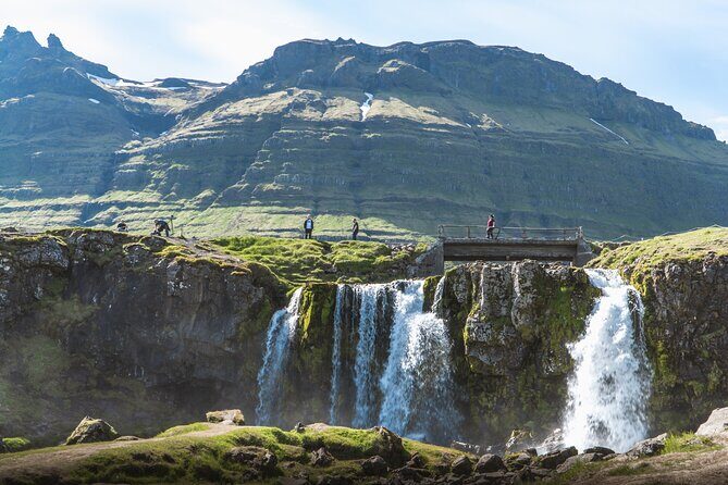 Reykjavík: Snæfellsnes & Kirkjufell Small Group Tour - Small group (up to 19) and the guide effect