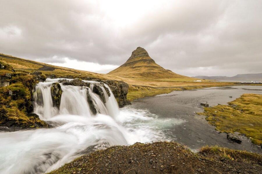 Reykjavik: Snaefellsnes & Mt. Kirkjufell Guided Minibus Tour - Ólafsvík break: where you fit food and warmth into the day