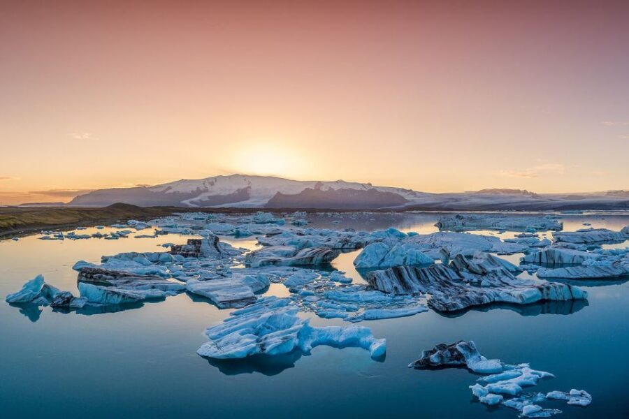 Reykjavik: South Coast, Diamond Beach, and Jökulsárlón Tour - Skógafoss: a 60-meter waterfall and the photo-mist reality