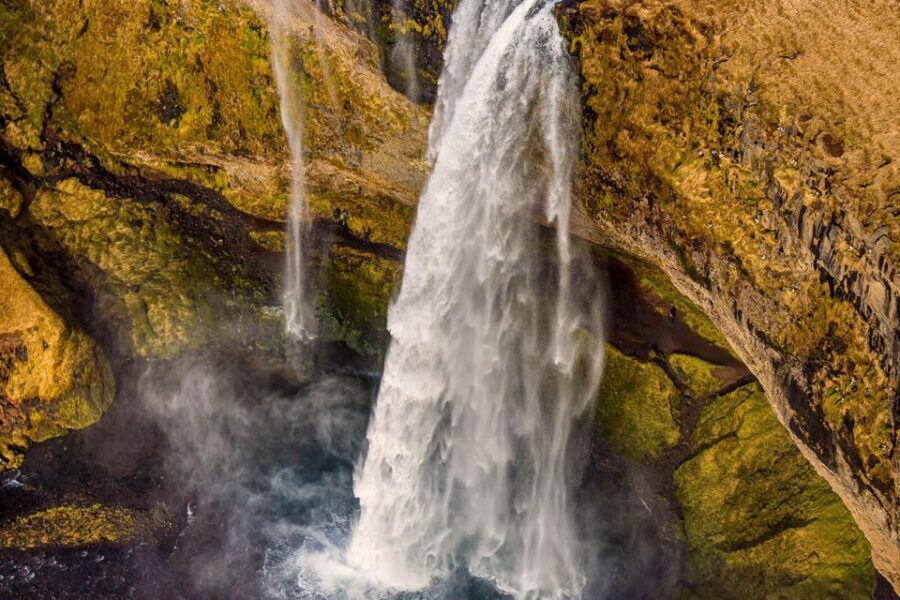 Reykjavik: South Coast, Diamond Beach, and Jökulsárlón Tour - Seljalandsfoss: walking behind the curtain (when weather allows)