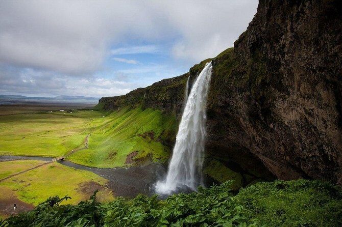 Reykjavik: South Coast, Waterfalls & Glacier Hike Small-Group - Skogafoss: Big Water, Good Photo Angles, and Real Space to Move