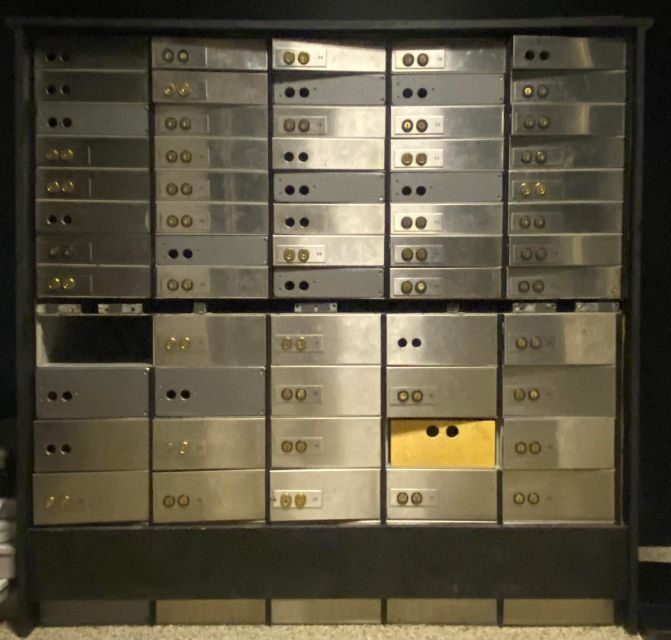 Reykjavik: The Bank Heist Escape Room Experience - Meet at Reykjavik Escape and get briefed like insiders