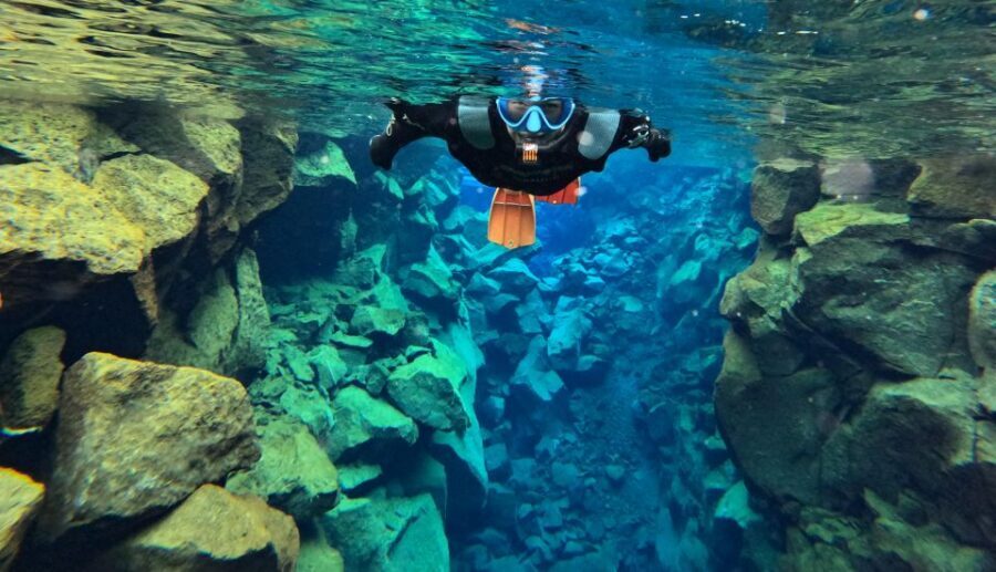 Silfra: Fissure Snorkeling Tour with Underwater Photos - Key Points at a Glance