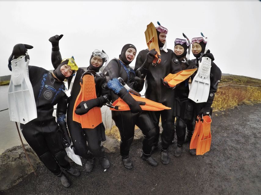 Silfra: Fissure Snorkeling Tour with Underwater Photos - Entering the Underwater World Between North America and Europe