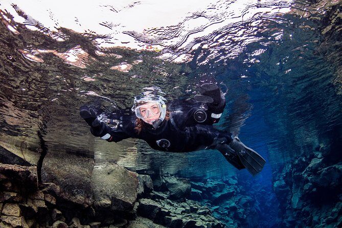Silfra: Snorkeling Between Tectonic Plates - Meet on Location - How the 2.5-hour experience actually runs (and why the pacing matters)
