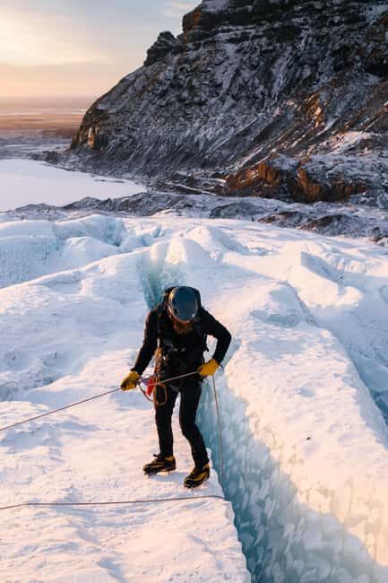 Skaftafell: Glacier Hike & Ice Climbing Adventure - Food, comfort, and what to pack so you don’t regret layer choices