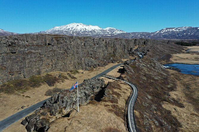 Small-Group Golden Circle, Hvammsvík Spa with Ticket & Crater - Gullfoss and Geysir: misty power and scheduled eruptions