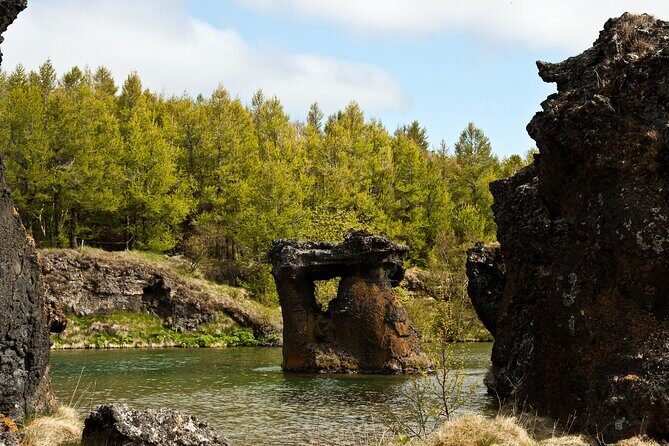 Small-Group Lake Mývatn Tour from Akureyri - Guides who tailor the day (and why that matters)