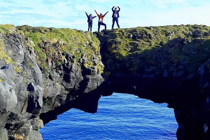 Small-Group Snaefellsnes National Park Day Trip from Reykjavik - How the guide’s storytelling turns the day from drive-and-stop into meaning