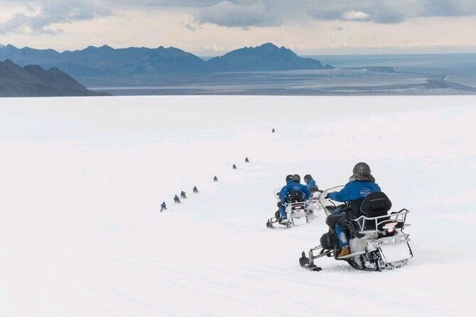 Snowmobile tour on Vatnajökull - Vatnajökull snowmobiling: why it feels special