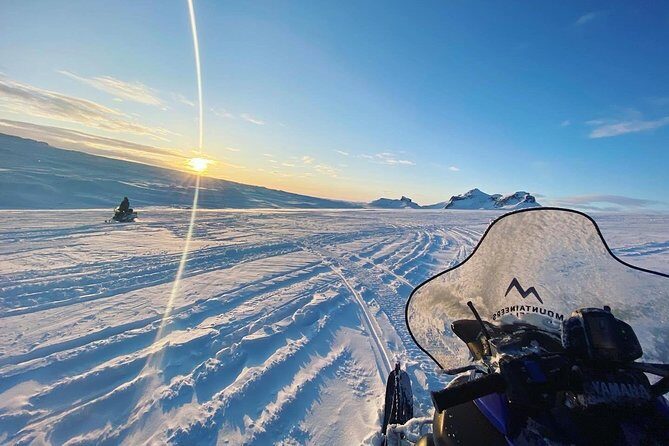 Snowmobiling Adventure on Langjokull Glacier from Gullfoss - Group size and how it affects your day