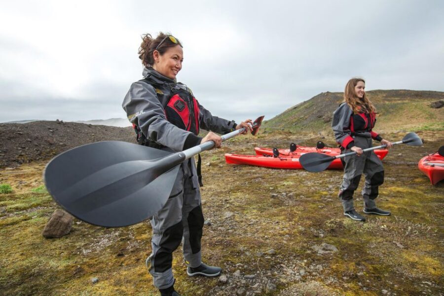 Sólheimajökull: Guided Kayaking Tour on the Glacier Lagoon - Small group size: why up to 8 feels right