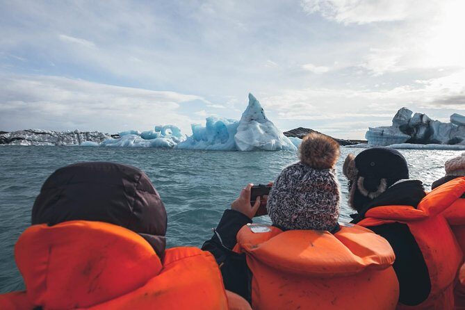 South Coast, Diamond Beach and Glacier Lagoon Day Tour - Diamond Beach: Why the Ice Looks Like It Has a Mind of Its Own