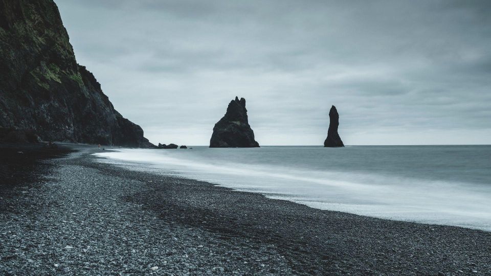 South Coast of Iceland. Black beach, glaсier, waterfalls... - Should you book this South Coast day?