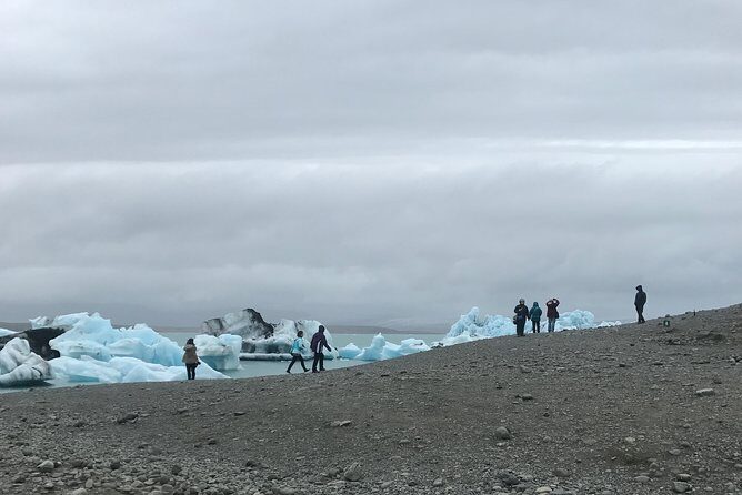 South Iceland and Glacier Lagoon: Jökulsárlón with Boat Tour - Jökulsárlón Glacier Lagoon: old ice, still water, and movie-set energy