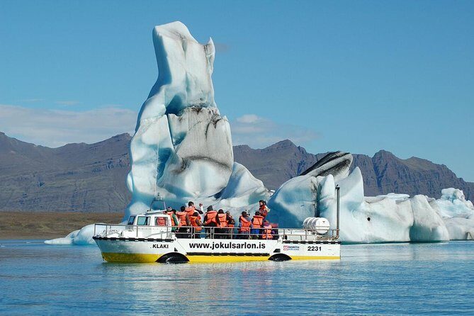 South Iceland and Glacier Lagoon: Jökulsárlón with Boat Tour - Diamond Beach and Vík: black sand, white ice, and quick photo math