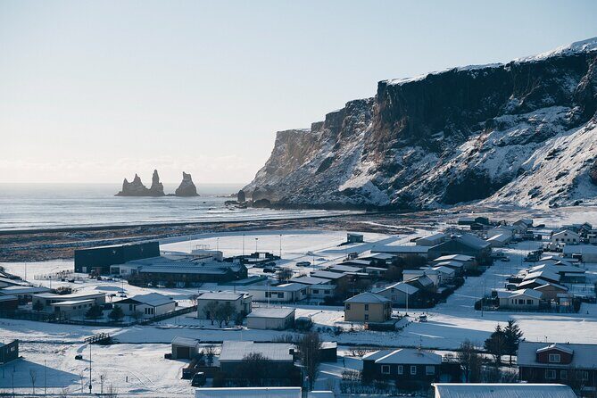 South Iceland Highlights and Northern Lights Combo Full-Day Tour - Stop 4: Vík lunch stop (and yes, lunch is on you)
