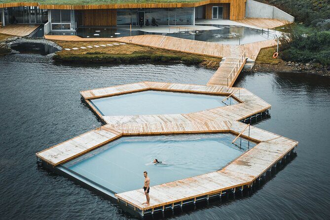 Stuðlagil Canyon and Vök Baths Day Tour - Pickup timing: meeting points you should actually pay attention to