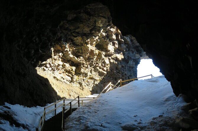The Cave Explorer - Where The Cave Explorer starts: The Cave Vidgelmir in Reykholt