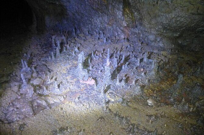 The Cave Explorer - The guided part: short learning stops with safety-first pacing