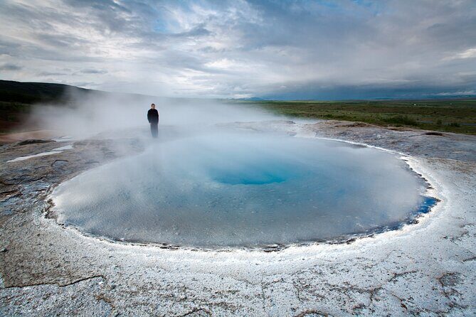 The Golden Circle Guided Bus Tour from Reykjavik - The bus ride perks: Wi‑Fi, app audio, and how to use the big-group setup