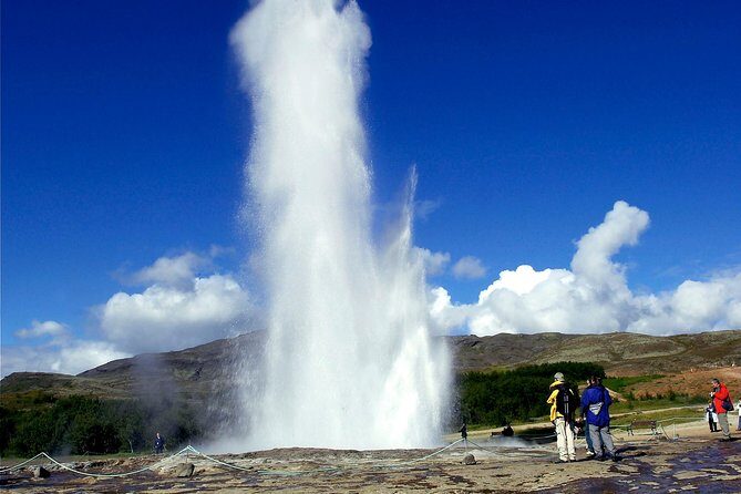 The Golden Circle Guided Bus Tour from Reykjavik - What food, walking, and timing really feel like on this route