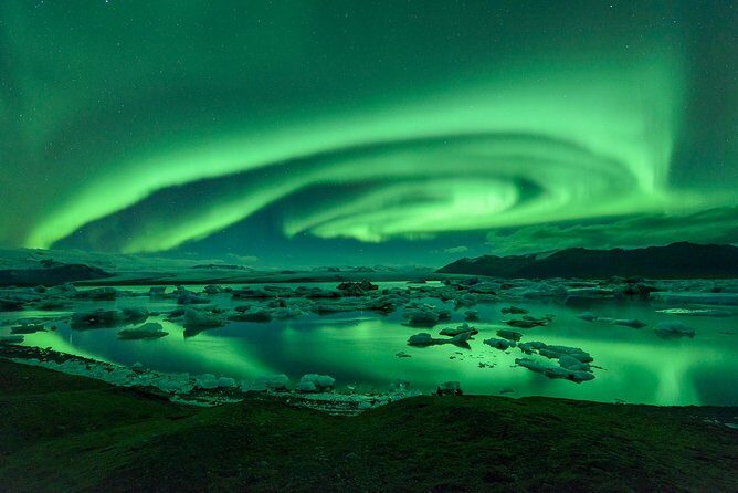 The Golden Circle & Northern Lights Guided Combo tour - Gullfoss in 45 minutes: the 62-metre drop and the canyon effect