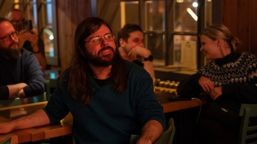 The Icelandic Storyteller - The pre-drink moment: small comfort, smart pacing