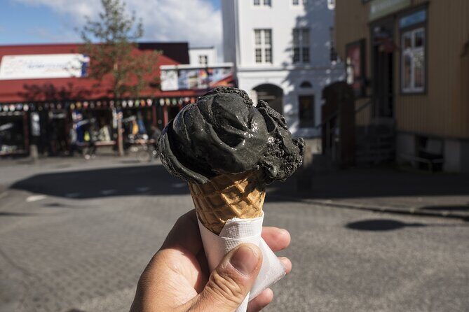 The Icelandic Sweet Tooth Tour - Laugavegur stroll: easy walking plus guide narration