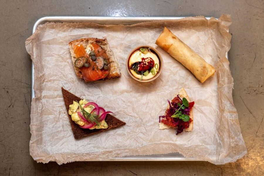The Reykjavik Christmas Food Tour - Christmas stories on the move: why the guide matters here