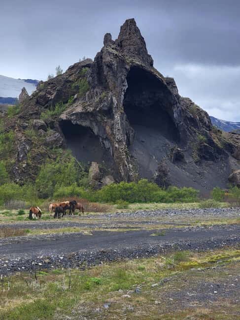 Þórsmörk by Super Jeep - Stop 2: Eyjafjallajökull Glacier Tongue Up Close
