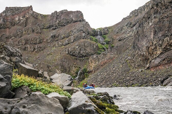 Top-Rated Family Rafting-Warm Drysuits, Volcanic Canyon, Epic Fun - How the Guides Keep It Fun and Safe (Without Turning It Into a Lecture)