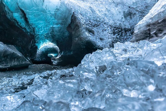 Treasure Iceland - Ice Cave Discovery - Where you start: Jökulsárlón as your glacier-launch pad