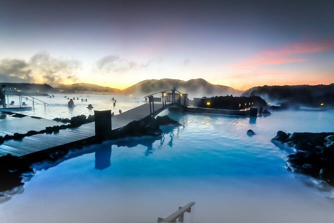 Unique bathing in an Icelandic hot springs at the Blue Lagoon - Blue Lagoon basics: what makes the water-and-rock combo special