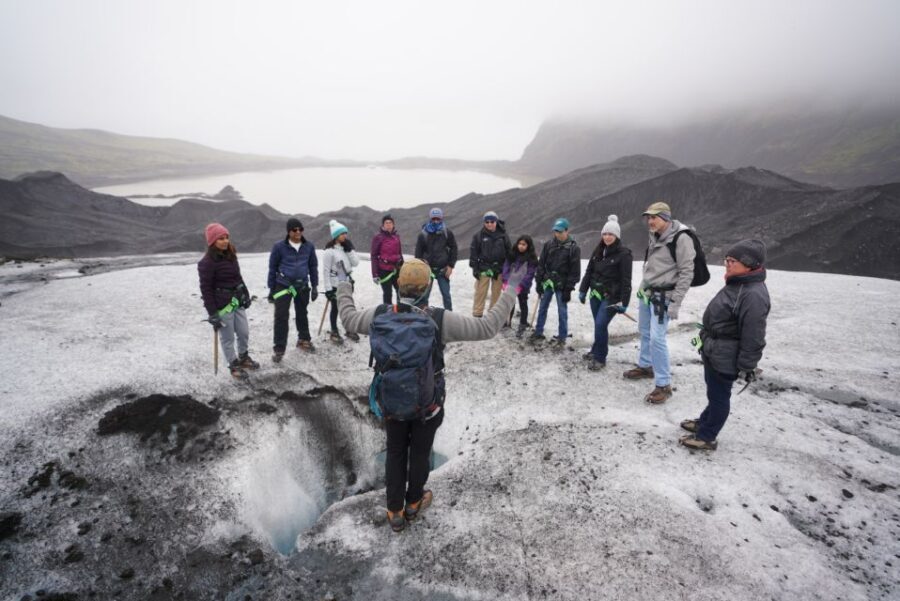 Vatnajökull: Short Glacier Encounter Walk with 4x4 Transfer - Falljökull on Vatnajökull: what you’re really stepping onto