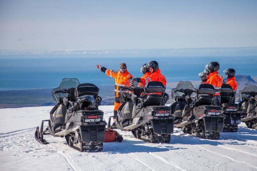 Vik: Mýrdalsjökull Snowmobile Adventure - The snowmobile briefing: what you need to know before you go