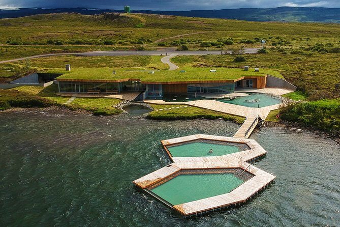 Vök Baths Admission Ticket - How crowded does it feel, and what group size means for you