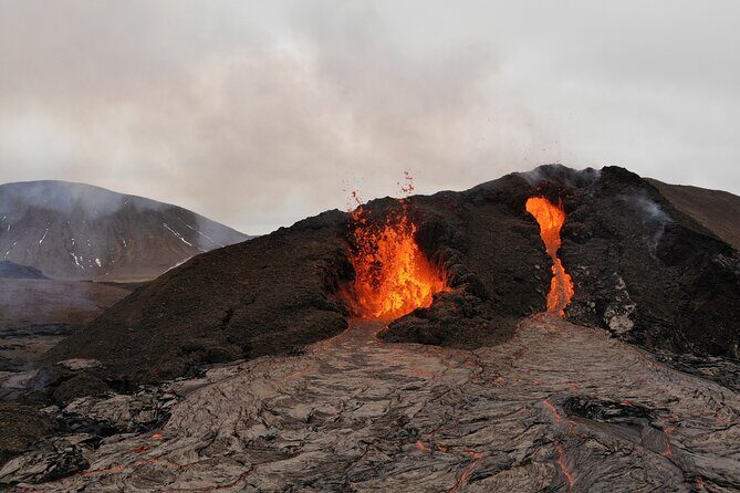 Volcano Hike and Grindavík Visit from Reykjavik - The guide factor: geology made human on this route