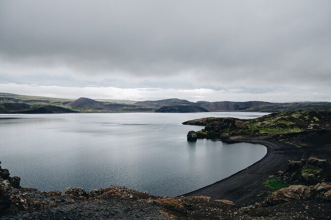 Volcano Tour on Reykjanes Peninsula Including Icelandic Snacks - Guide quality: when patience and geology stories turn the hike easier
